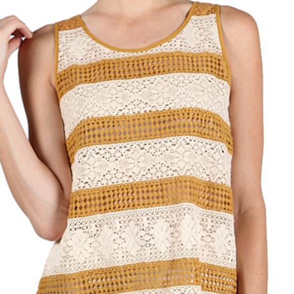 ❗️Clearance ❗️Fringed Crochet Backtie Detail Top - Picture 3 of 6